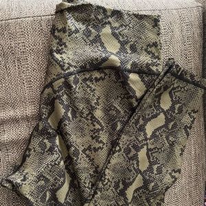 Snake buff bunny leggings